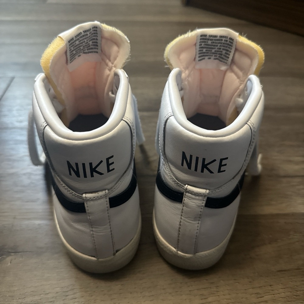 Women's Nike Blazers Mid 77' White High-Top Sneakers with Black Swoosh - Picture 3 of 5